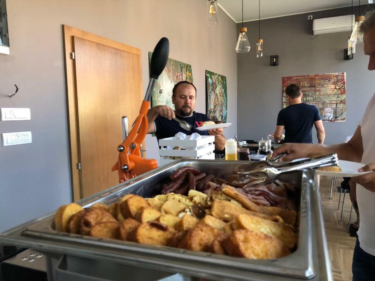 Garni Ideal Zrenjanin Bagian luar foto